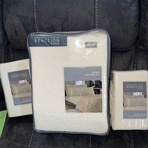 Kenneth Cole reaction home king coverlet 2 standrd shams Radiant Matelasse ivory